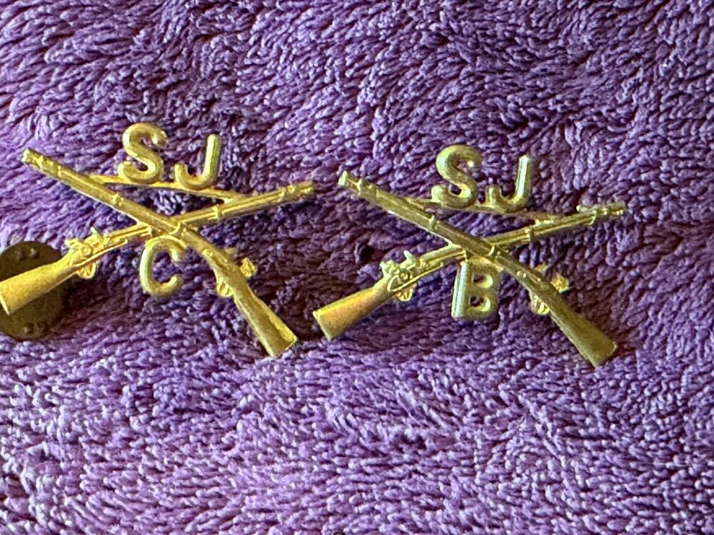 US Army Infantry Crossed Rifles Collar Insignia Pins- SJ Company B & C